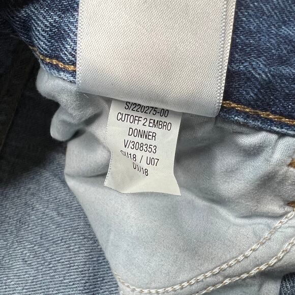 Old Navy Cutoff Boyfriend Denim Star Embroidered Jean Shorts Size 6 - Picture 9 of 9